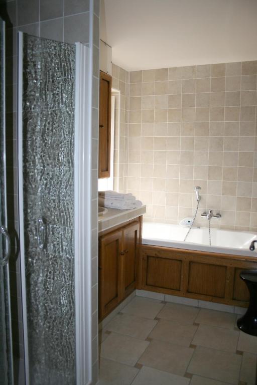 Chambres d'Hôtes du Hameau Les Brunes Bozouls Quarto foto